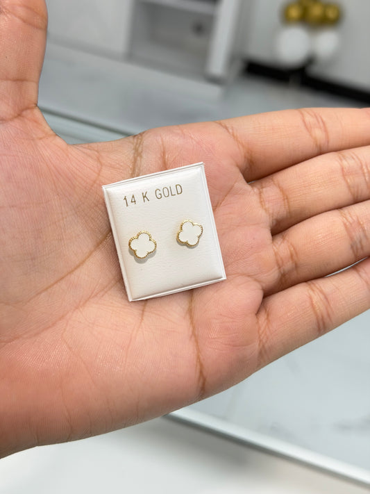 Women Earrings(White Flower)