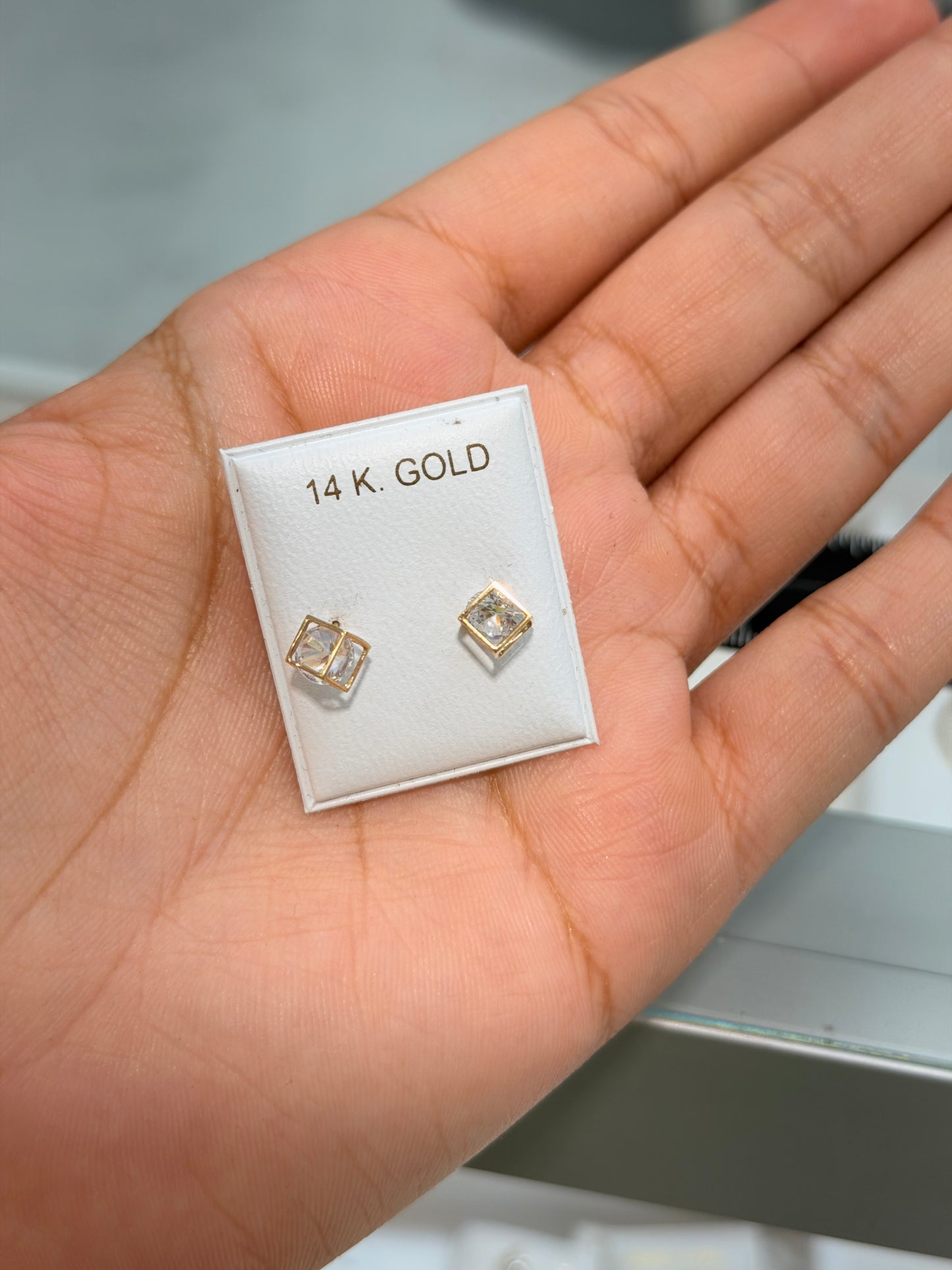 Women Earring (Stone)